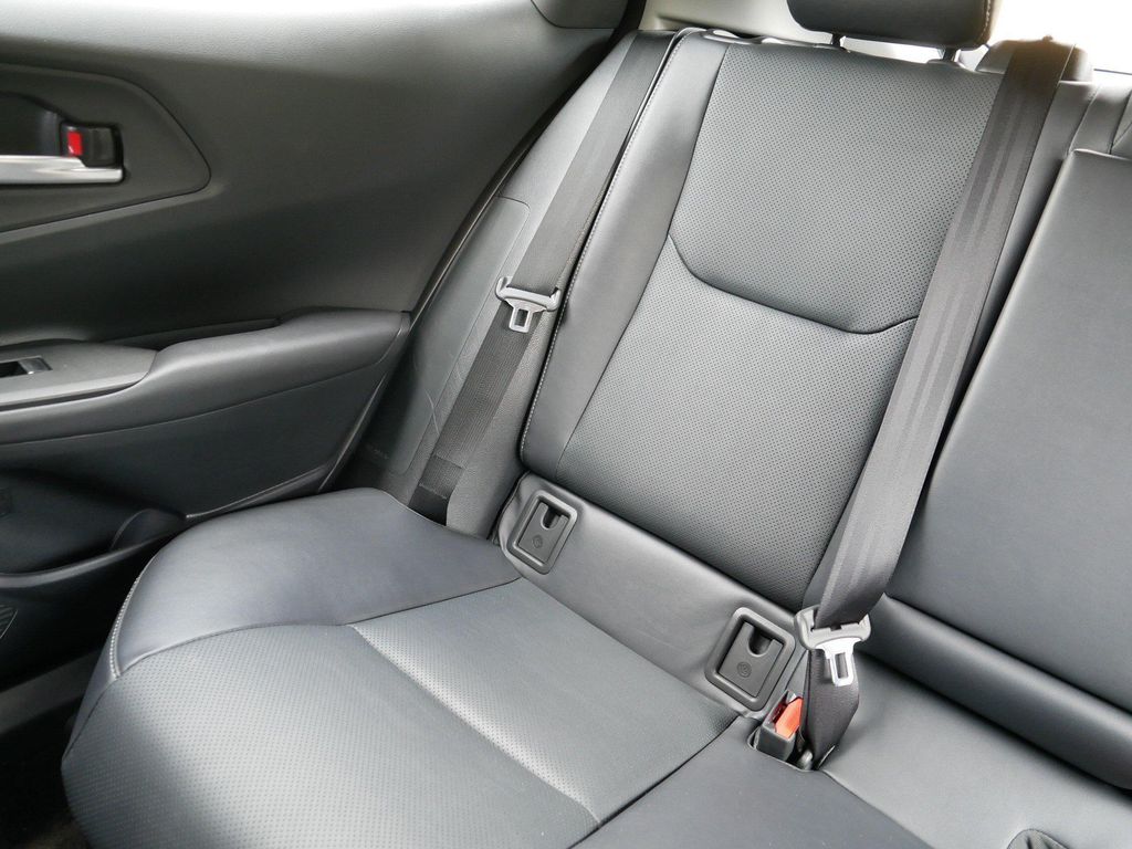 2026 Toyota PRIUS L 缩略图 12