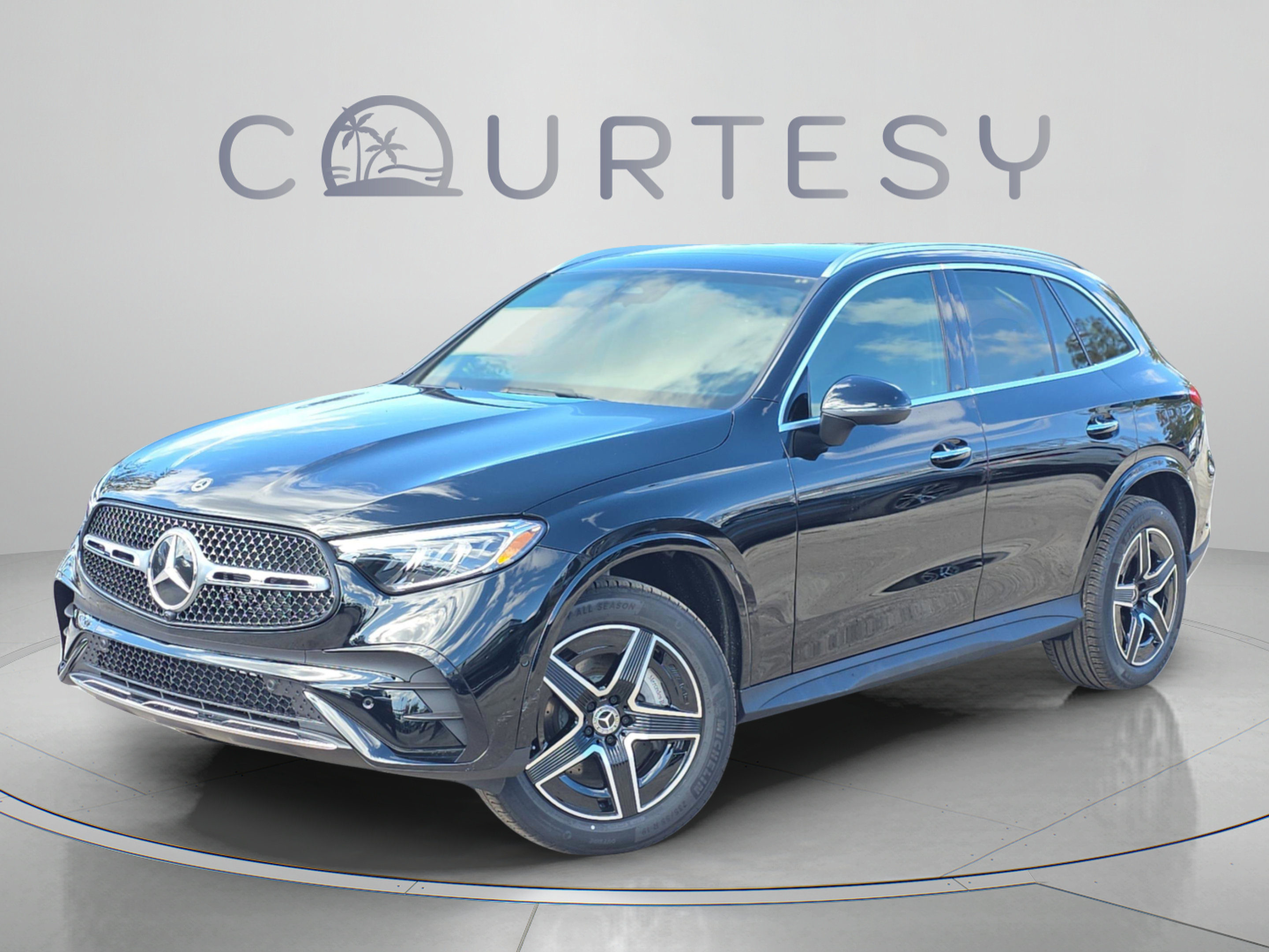 2026 Mercedes-BENZ GLC — фото 2