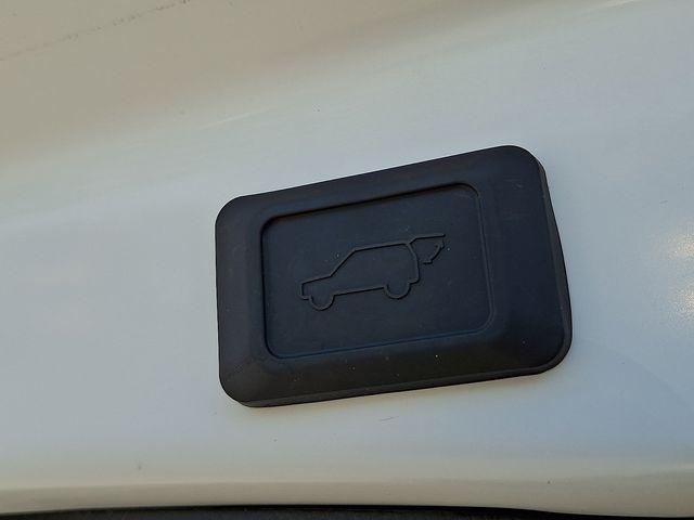 2025 Toyota RAV4 XLE thumbnail 30