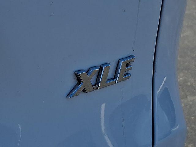 2025 Toyota RAV4 XLE thumbnail 33