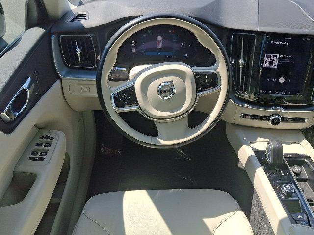 2023 Volvo XC60 B5 CORE — фото 10
