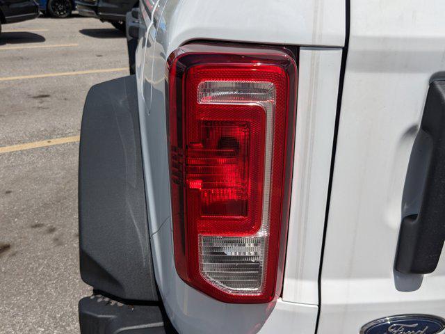 FORD BRONCO - 10