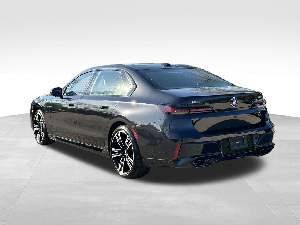 صورة مصغرة 9 لـ 2023 BMW 760 760I XDRIVE