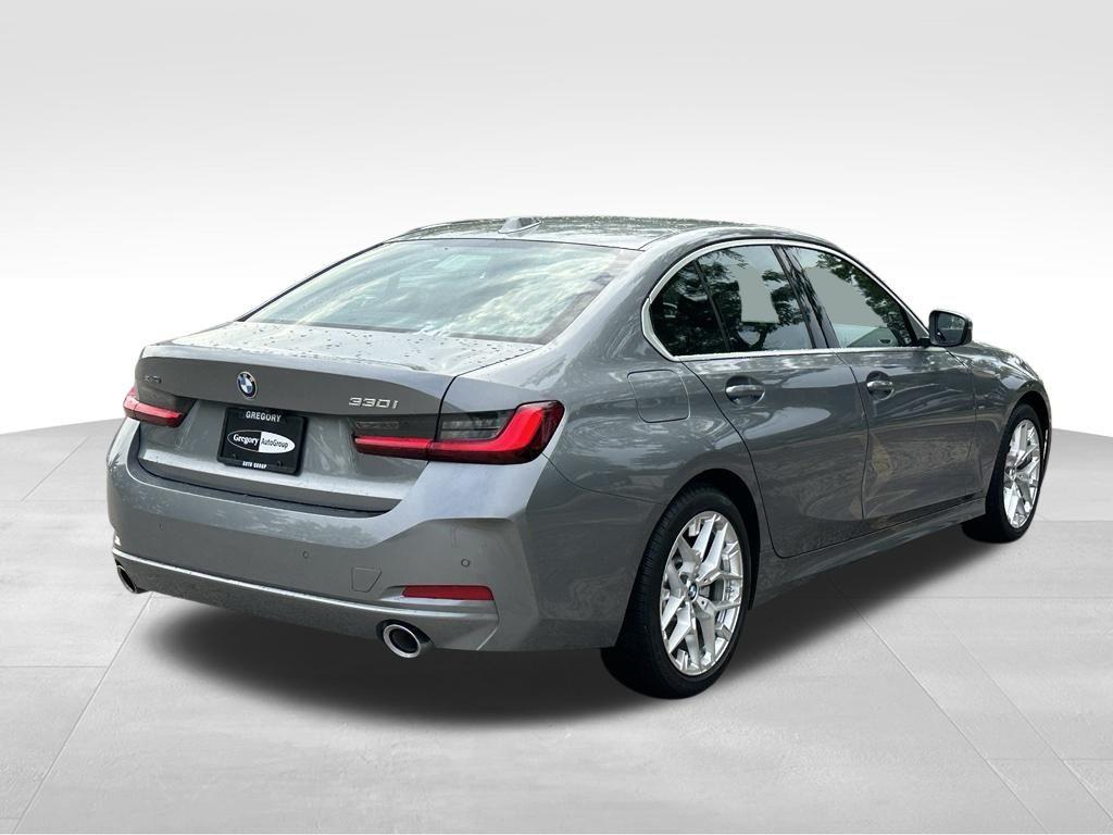 صورة 8 لـ 2026 BMW 330 I XDRIVE NA