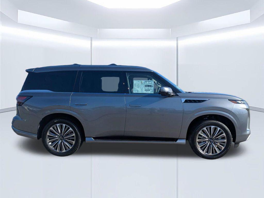 2027 Infiniti QX80 LUXE photo 4