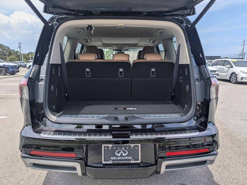 2027 Infiniti QX80 LUXE 照片 13