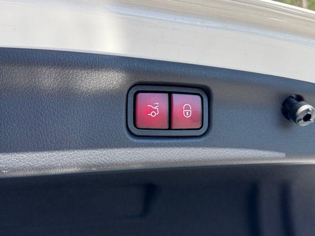 صورة مصغرة 23 لـ 2023 Mercedes-BENZ C-CLASS