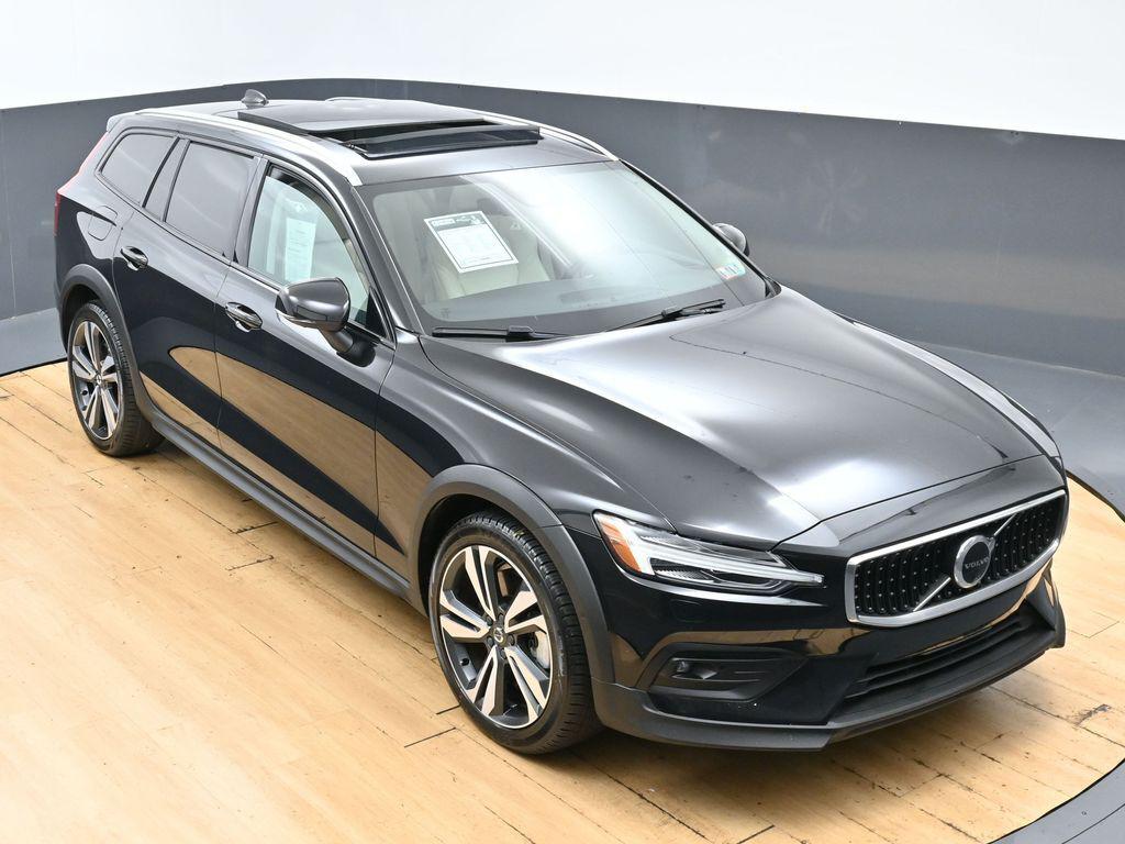 2025 Volvo V60 CROSS COUNTRY PLUS, B5 AWD GAS (MILD HYBRID) — миниатюра 41