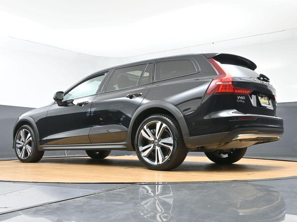 2025 Volvo V60 CROSS COUNTRY PLUS, B5 AWD GAS (MILD HYBRID) — миниатюра 51