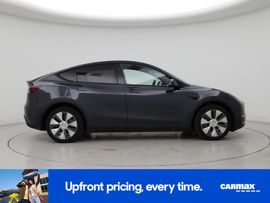TESLA MODEL Y LONG RANGE - 9