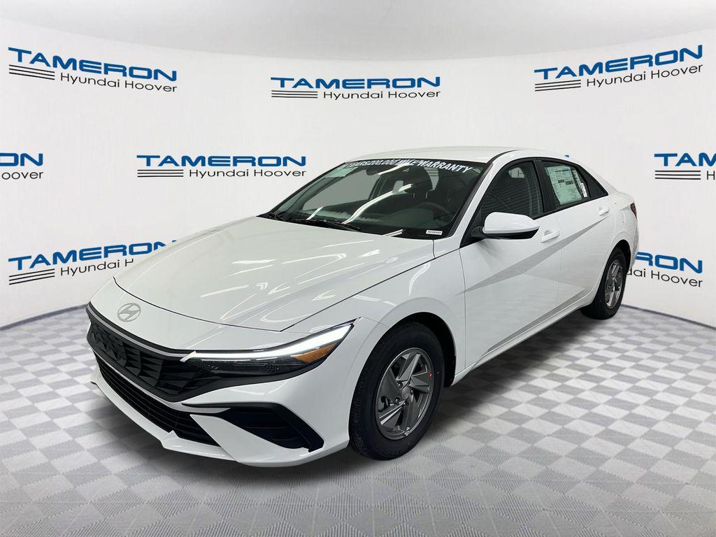 New 2026 Hyundai ELANTRA SE