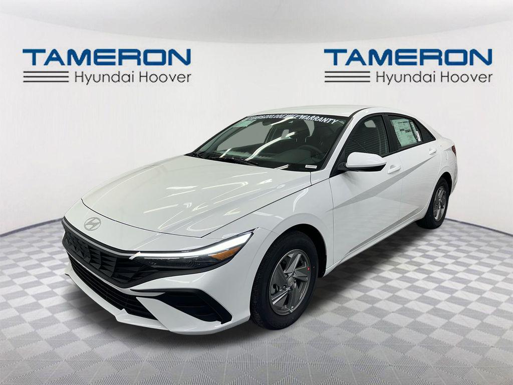 New 2026 Hyundai ELANTRA SE