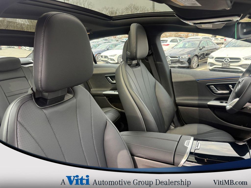 2024 Mercedes-BENZ EQE — миниатюра 31