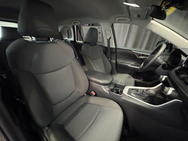 صورة مصغرة 37 لـ 2025 Toyota RAV4 XLE