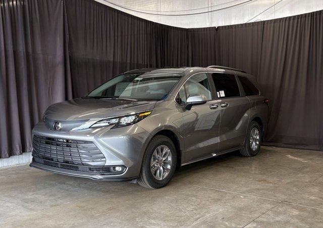 New 2026 Toyota Sienna XLE 8 Passenger