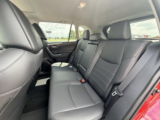 2025 Toyota RAV4 XLE PREMIUM — фото 10