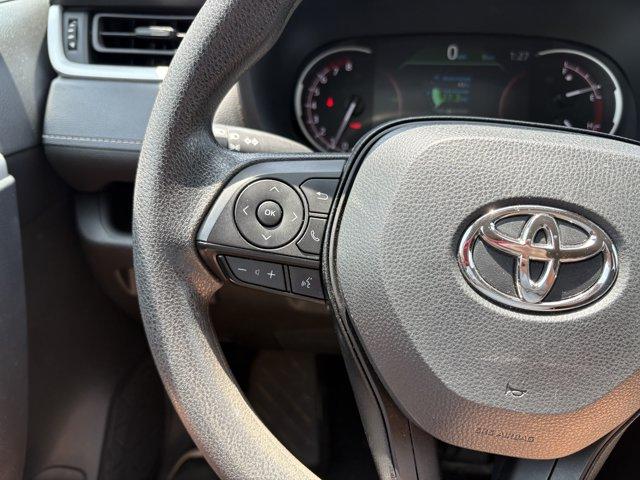 2025 Toyota RAV4 XLE thumbnail 14