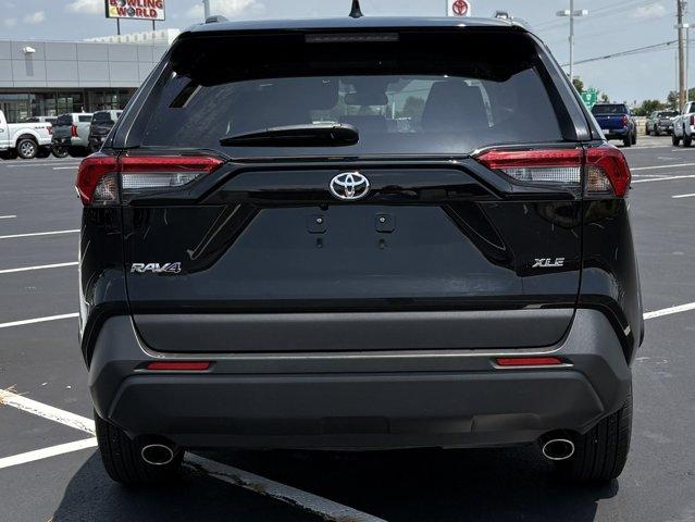 2025 Toyota RAV4 XLE 照片 4