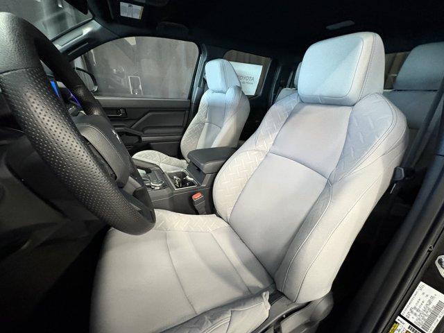 صورة 8 لـ 2026 Toyota TACOMA SR5