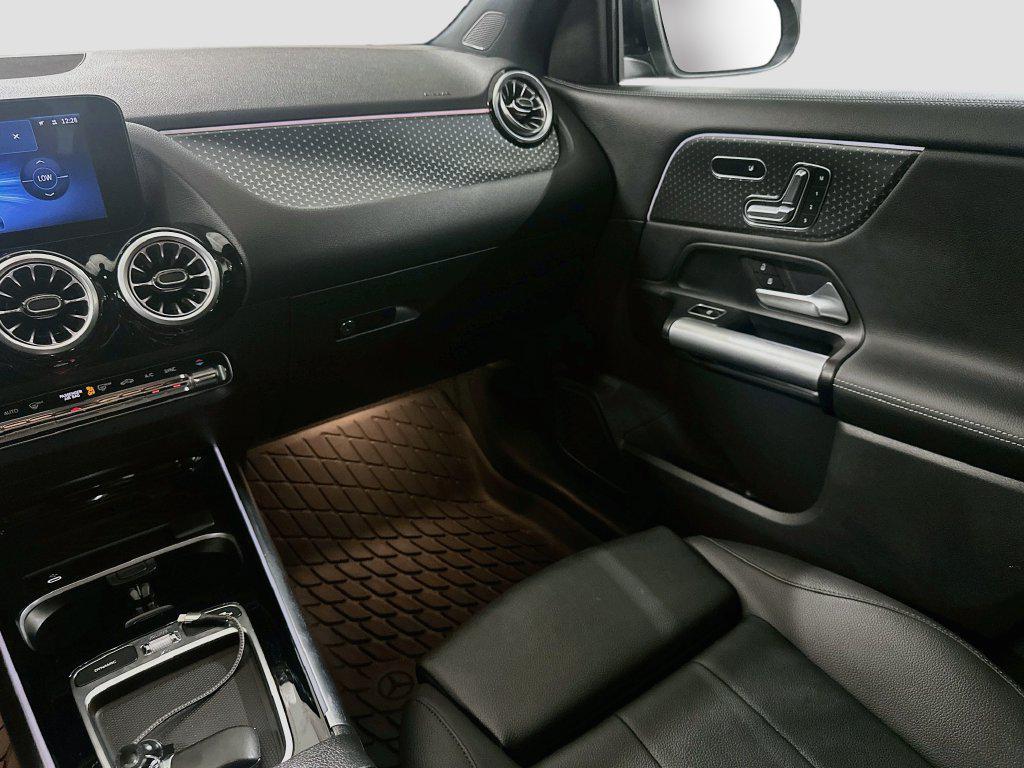 2025 Mercedes-BENZ GLA — миниатюра 22