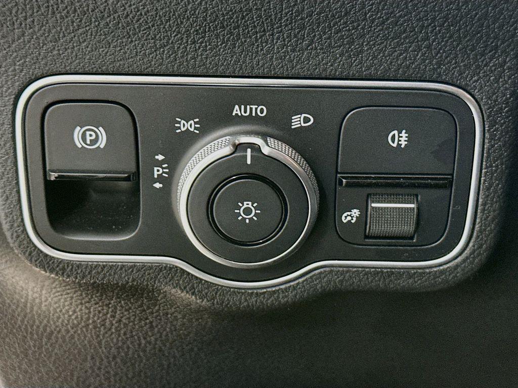 صورة مصغرة 11 لـ 2025 Mercedes-BENZ GLA