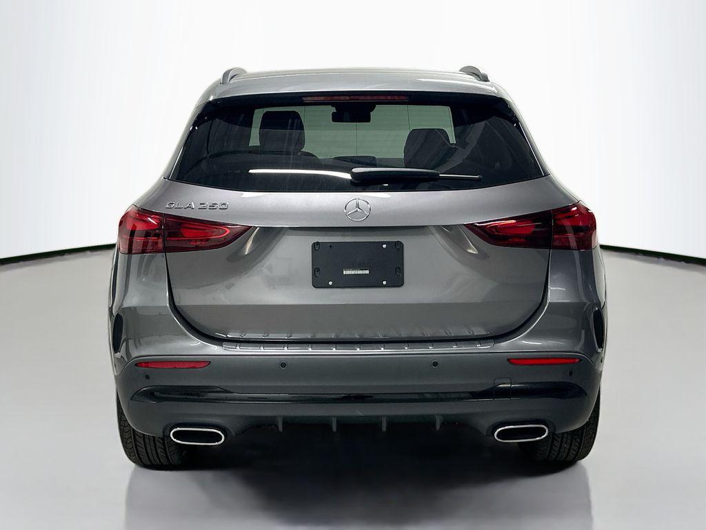 2025 Mercedes-BENZ GLA photo 10