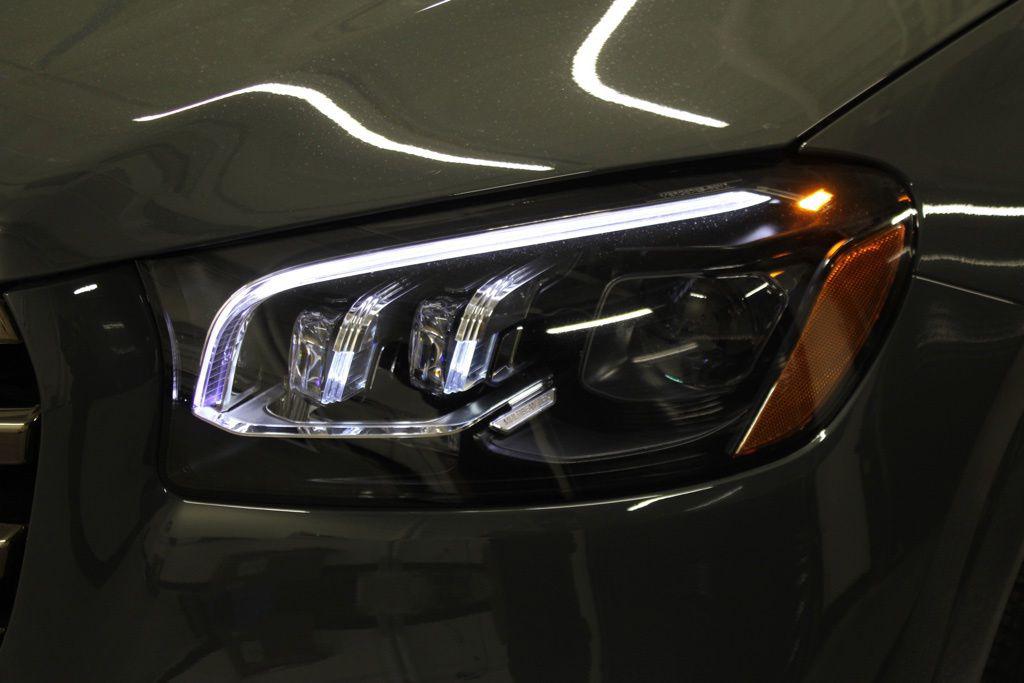 2026 Mercedes-BENZ GLS — миниатюра 13