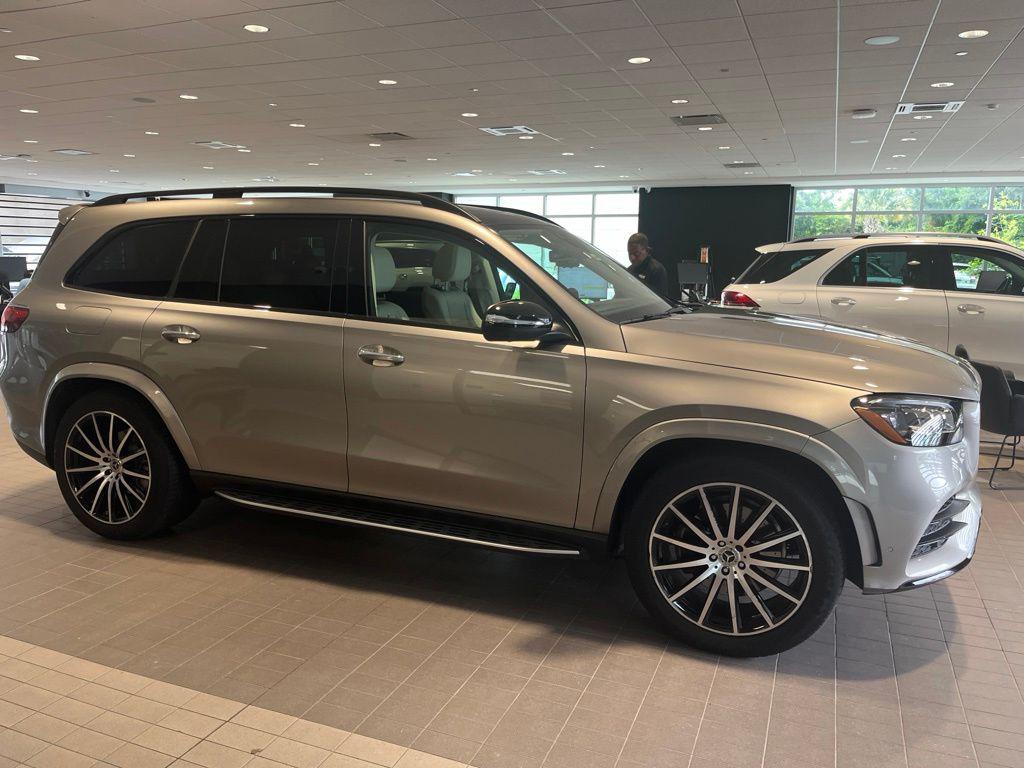 2022 Mercedes-BENZ GLS — фото 4