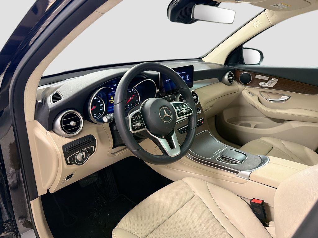2022 Mercedes-BENZ GLC — фото 4
