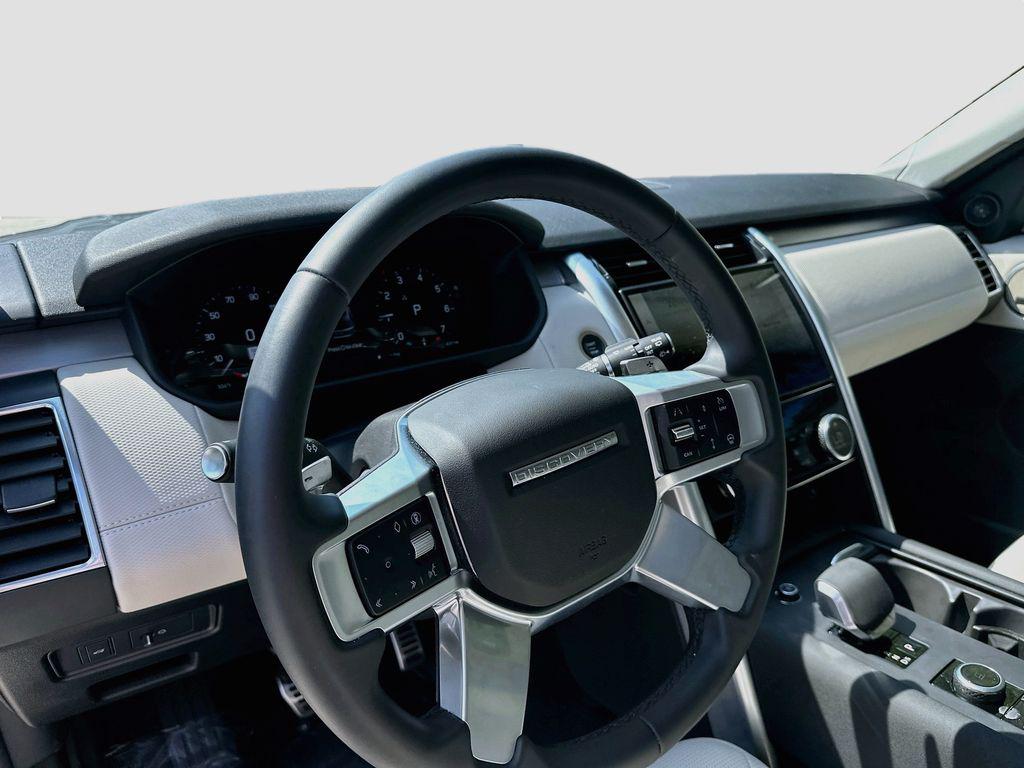 2025 LAND Rover DISCOVERY P360 DYNAMIC SE photo 4