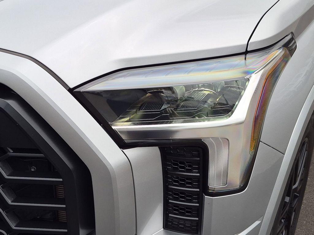 صورة 10 لـ 2022 Toyota TUNDRA SR5