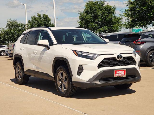 صورة 2 لـ 2024 Toyota RAV4 XLE