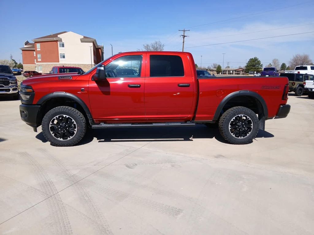 صورة 3 لـ 2026 RAM 2500 WARLOCK CREW CAB 4X4 6'4' BOX