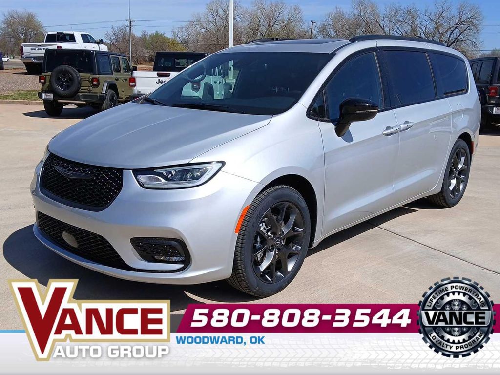 New 2026 Chrysler Pacifica Limited