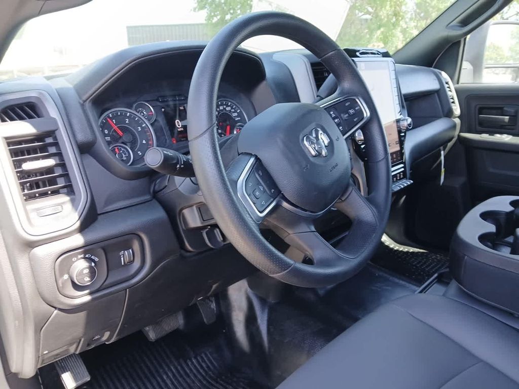 2026 RAM 2500 TRADESMAN CREW CAB 4X4 6'4' BOX 缩略图 31