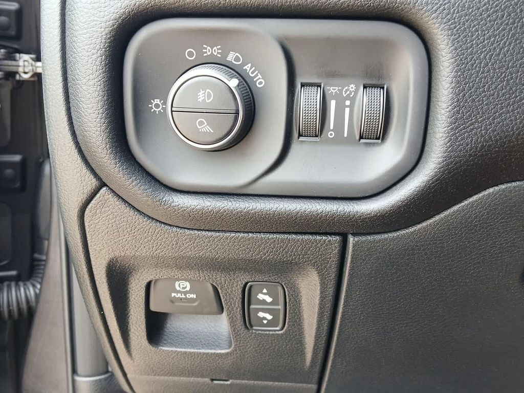 2026 RAM 1500 BIG HORN/LONE STAR — миниатюра 29