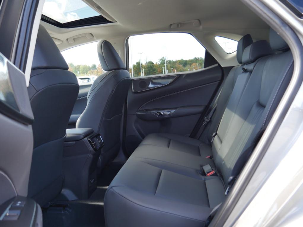 صورة مصغرة 15 لـ 2022 Lexus NX 350 BASE