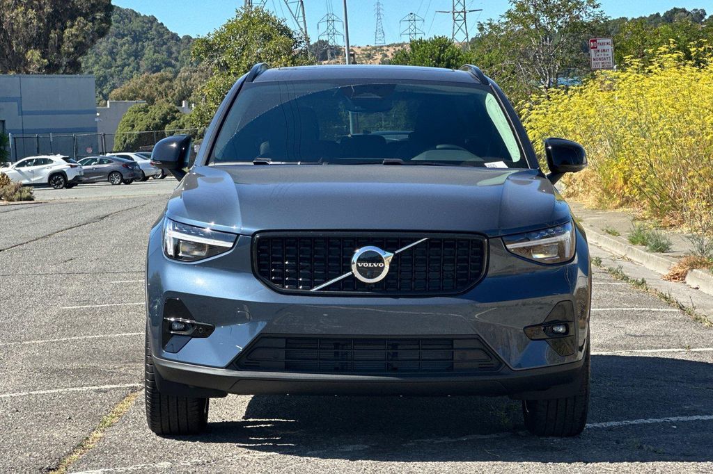 2026 Volvo XC40 ULTRA, B5 AWD GAS (MILD HYBRID), DARK — миниатюра 10