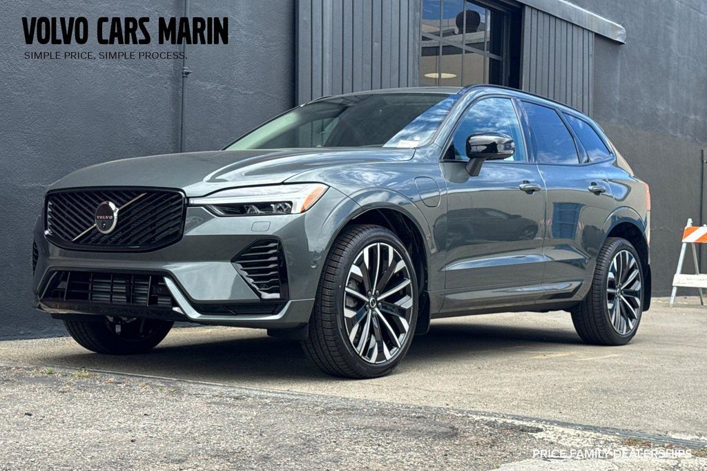 New 2026 Volvo XC60 Plug-In Hybrid Ultra, T8 AWD Electric/Gasoline, Dark
