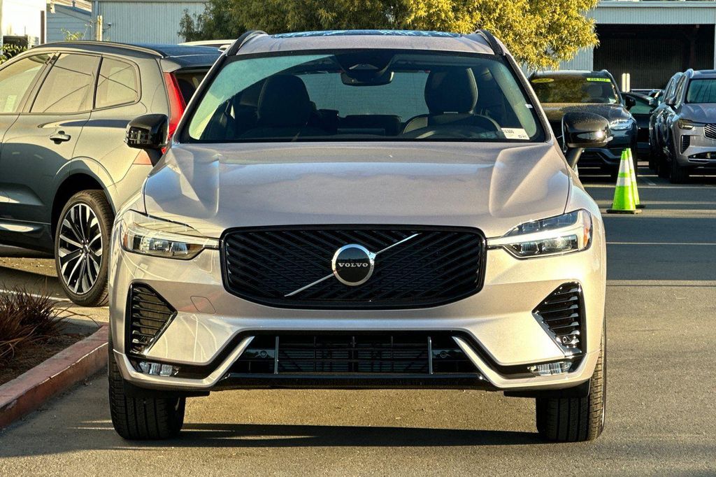 2026 Volvo XC60 B5 CORE 照片 10