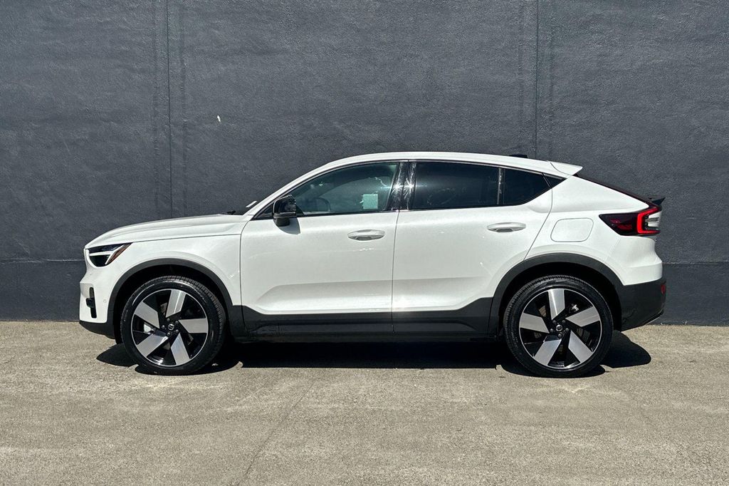 صورة 6 لـ 2023 Volvo C40 RECHARGE PURE ELECTRIC TWIN ULTIMATE