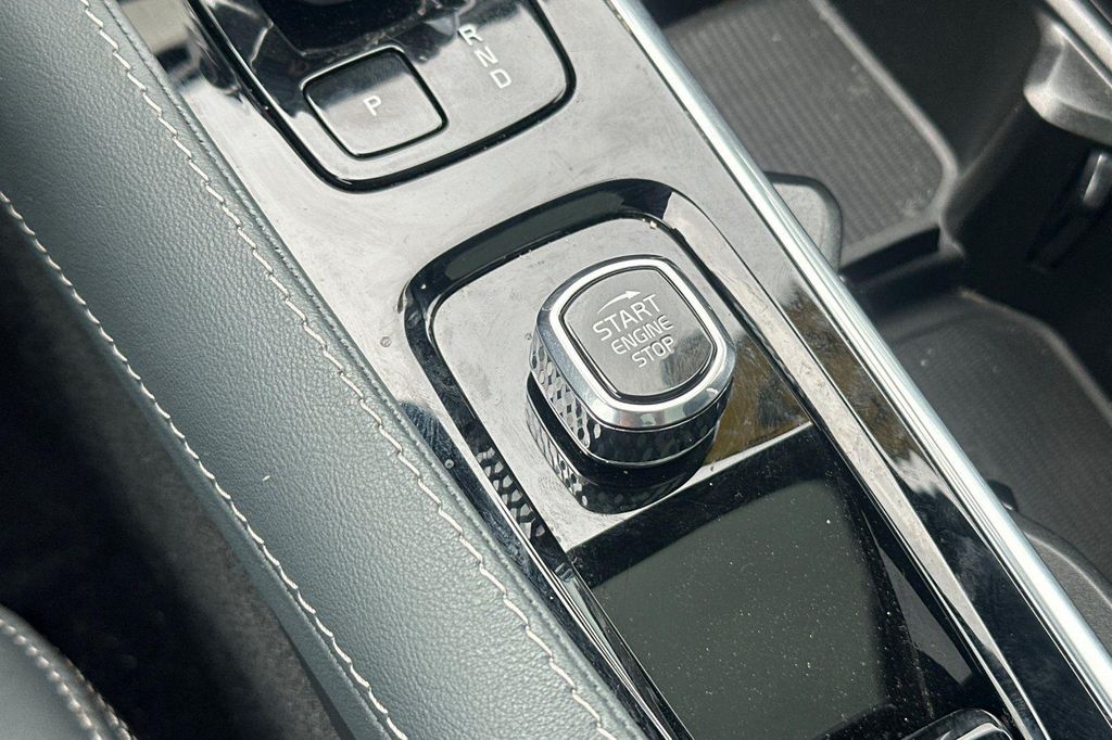 2025 Volvo XC90 B6 ULTRA — миниатюра 25
