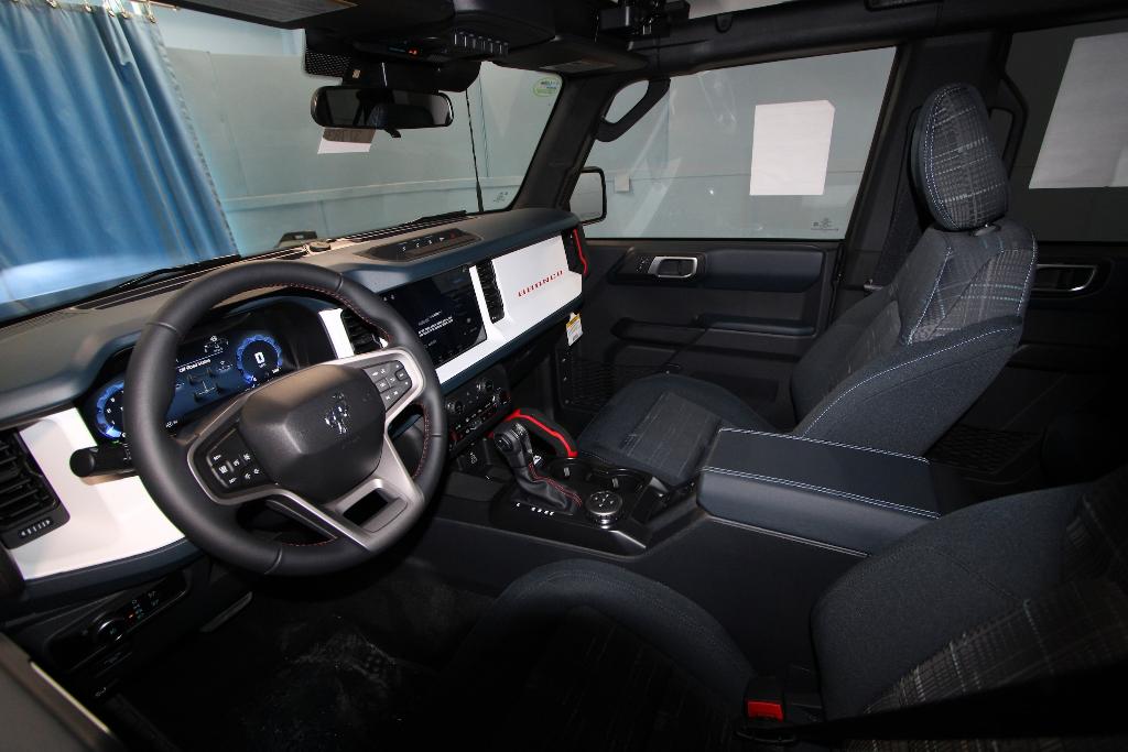 FORD BRONCO - 2