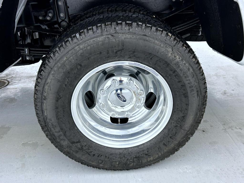 2027 FORD F-350 LARIAT SUPER DUTY — миниатюра 23