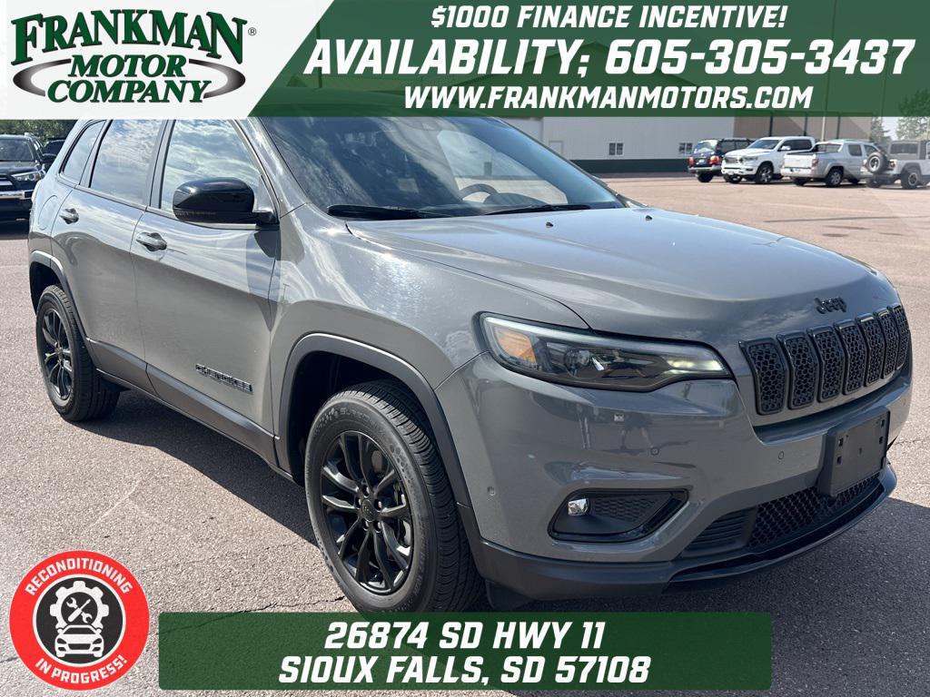 Used 2023 Jeep Cherokee Altitude