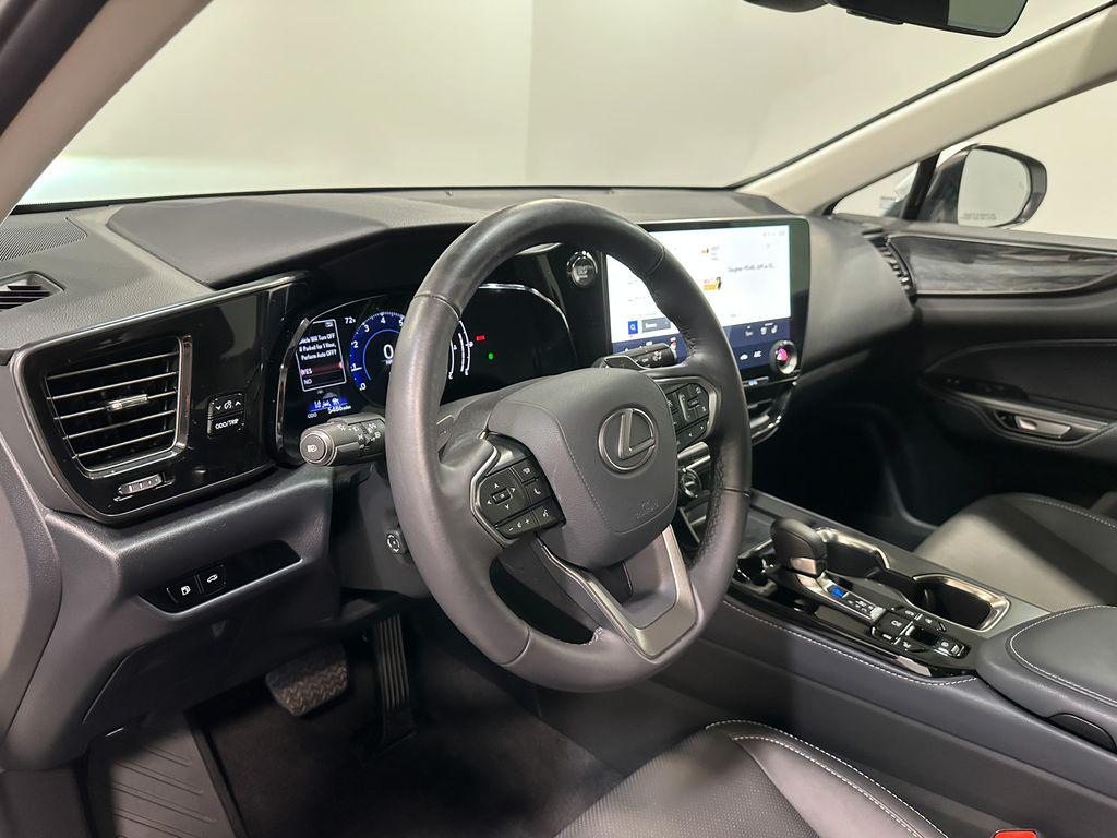 صورة 8 لـ 2025 Lexus NX 350 PREMIUM