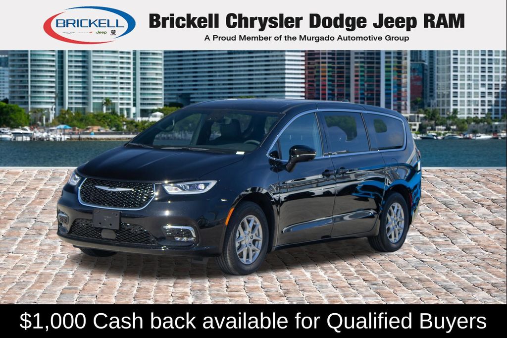 New 2025 Chrysler Pacifica L