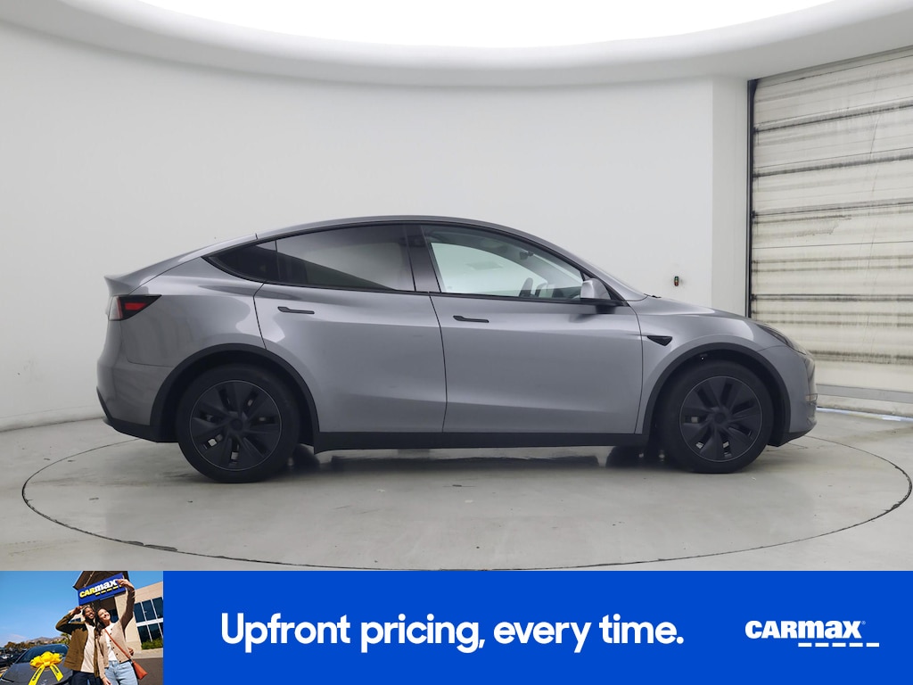 TESLA MODEL Y LONG RANGE - 9