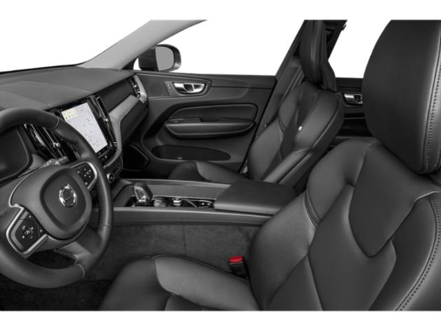 2025 Volvo XC60 B5 CORE 照片 9