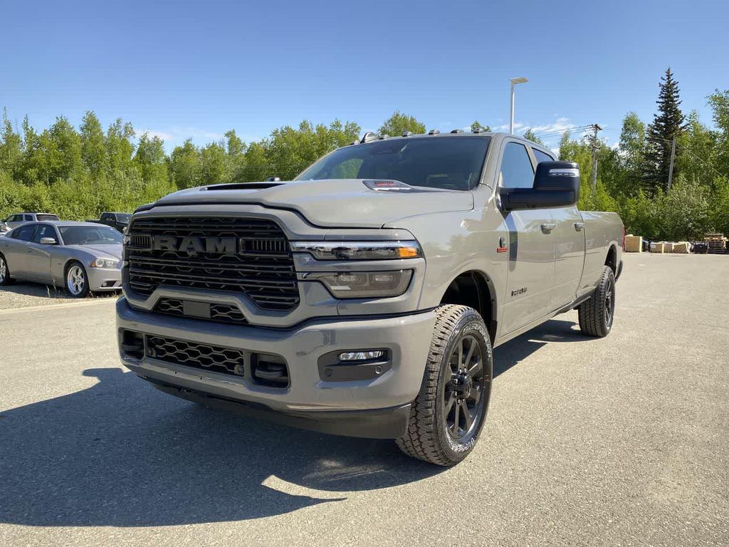 New 2026 RAM 2500 Laramie Crew Cab 4x4 8' Box